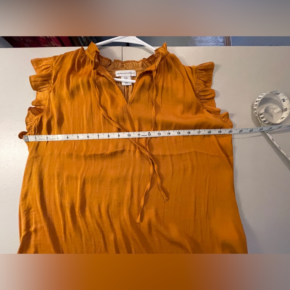 Cupcakes & Cashmere Sleeveless Ruffle Tie Front Blouse Women’s Medium Gold - Picture 6 of 6